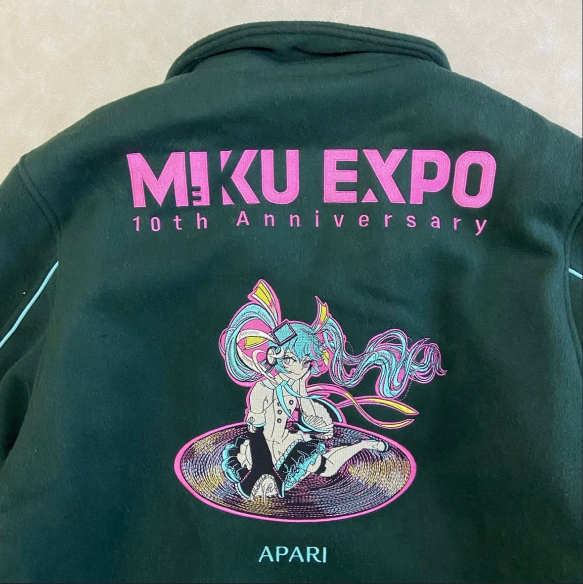 Officially licensed collaboration between
Apari and Crypton Future Media.