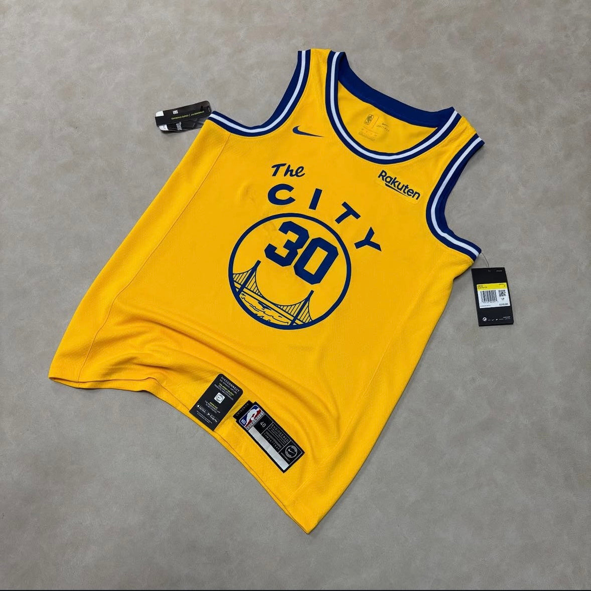 Nike Stephen Curry Golden State
Warriors Yellow Hardwood Classics Swingman Player
Jersey
