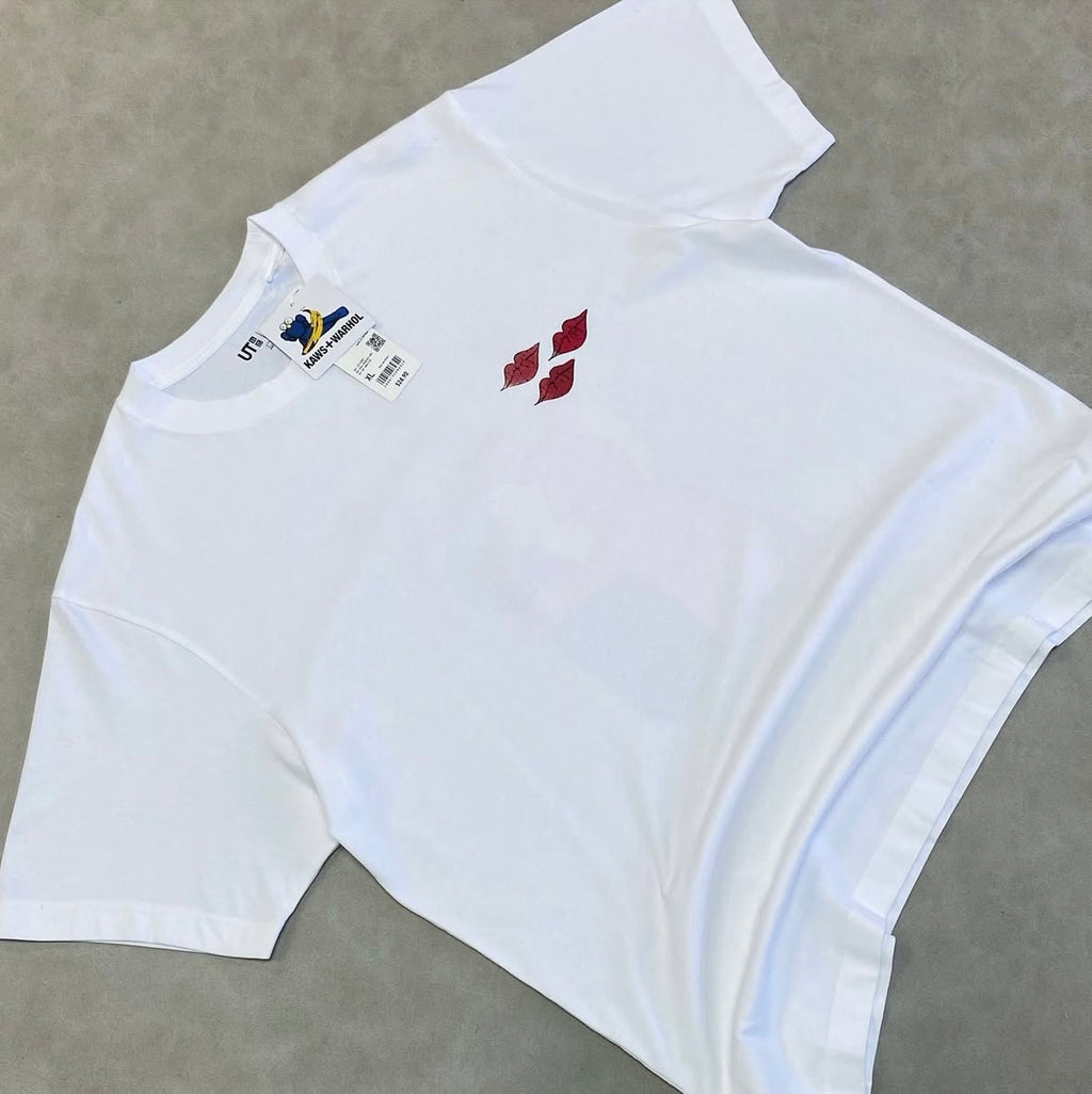 KAWS + Warhol UT Graphic Uniqlo T-
Shirt