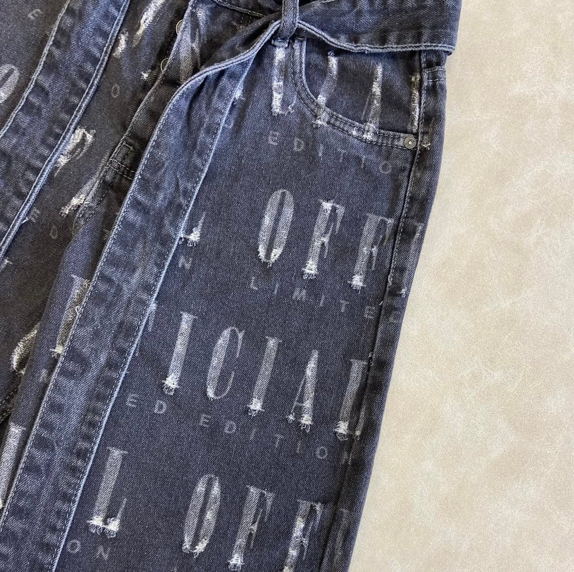 Oficial Regular Untreated Denim Shorts In Medium Grey