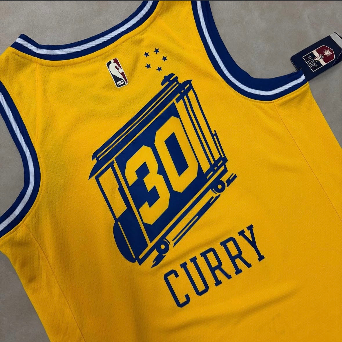 Nike Stephen Curry Golden State
Warriors Yellow Hardwood Classics Swingman Player
Jersey