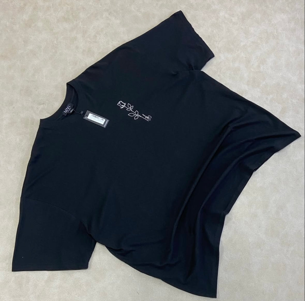 Plus Oversized Floral Line Drawing Print
T-Shirt