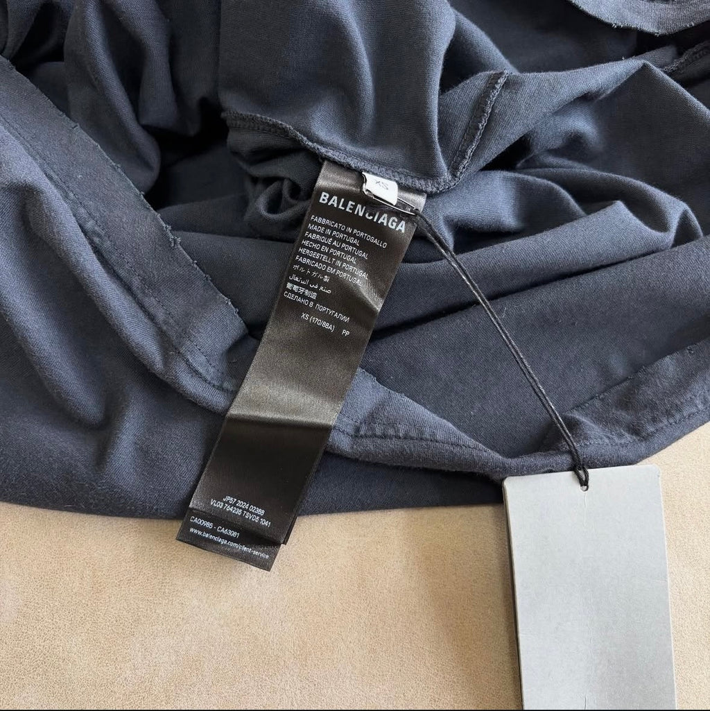 BALENCIAGA NAIL POLISH T-SHIRT
MEDIUM FIT IN FADED BLACK