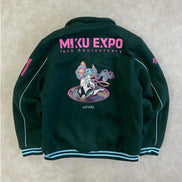 Officially licensed collaboration between
Apari and Crypton Future Media.