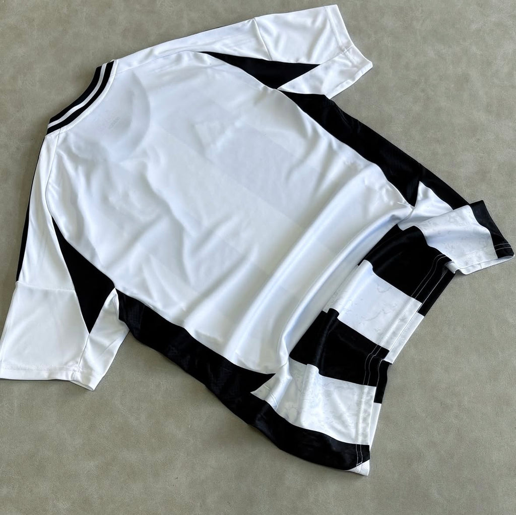 Juventus 24/25 Home Jersey