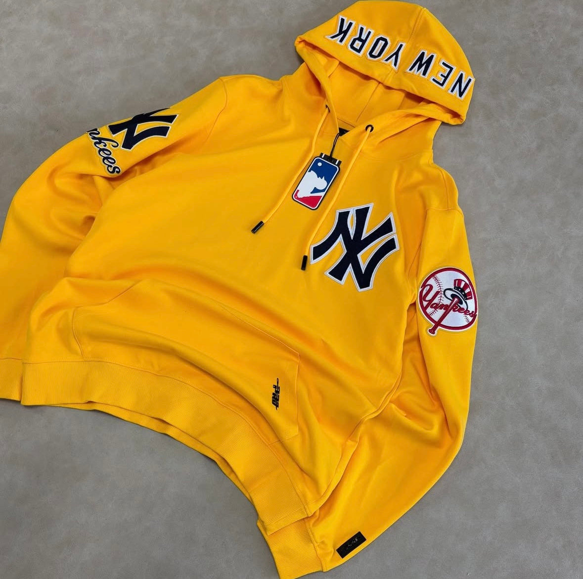 MLB NEW YORK YANKEES CLASSIC CHENILLE DOUBLE KNIT PULLOVER
HOODIE