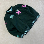 Officially licensed collaboration between
Apari and Crypton Future Media.