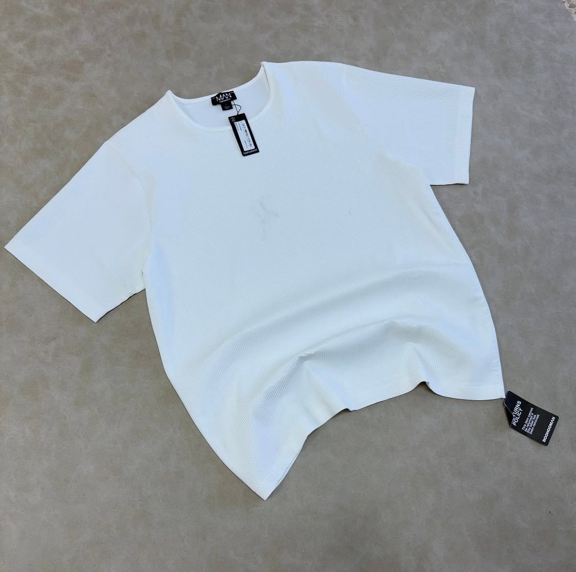 SLIM FIT PLEATED T-SHIRT WITH BACK
TAPE