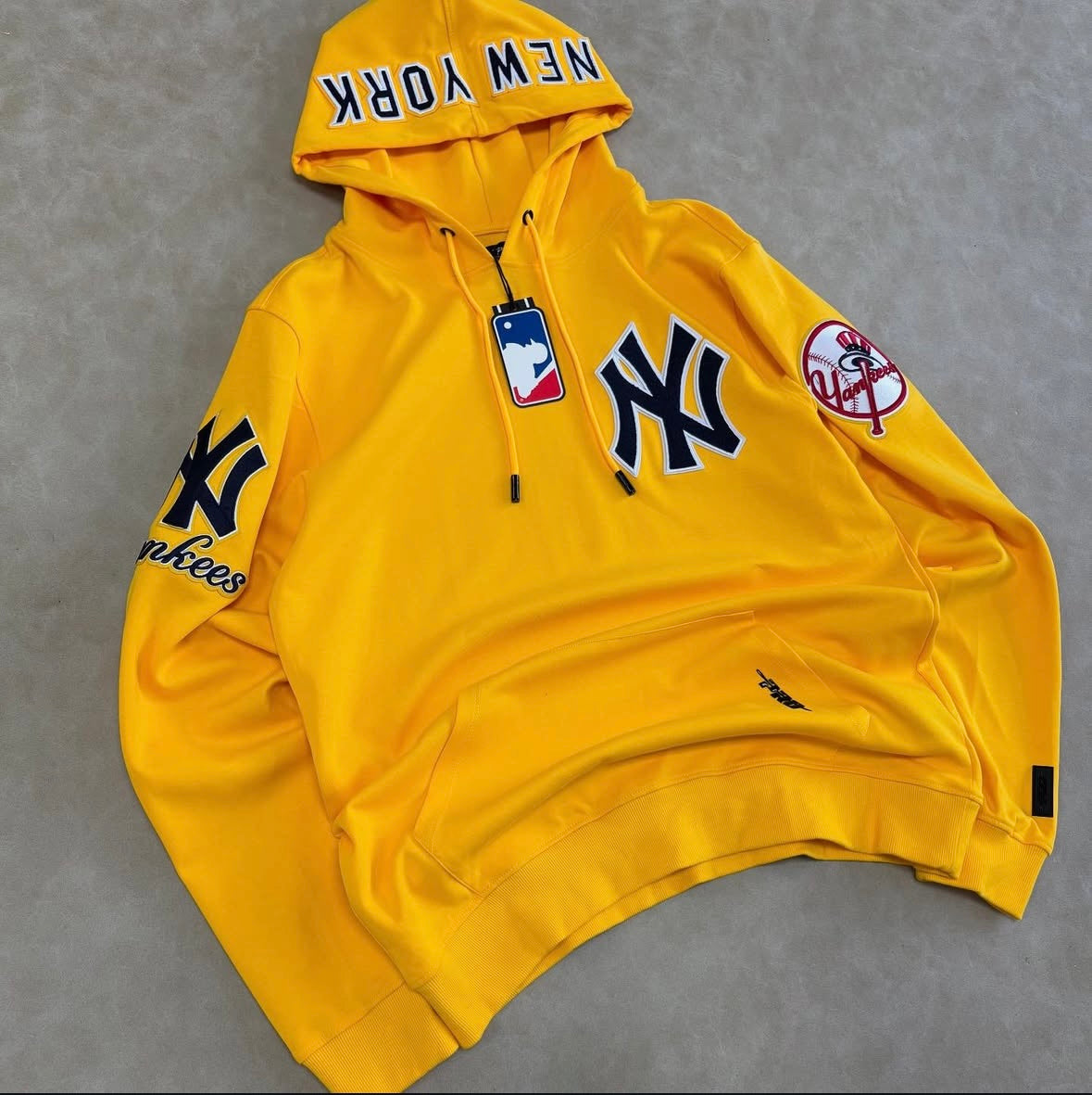 MLB NEW YORK YANKEES CLASSIC CHENILLE DOUBLE KNIT PULLOVER
HOODIE