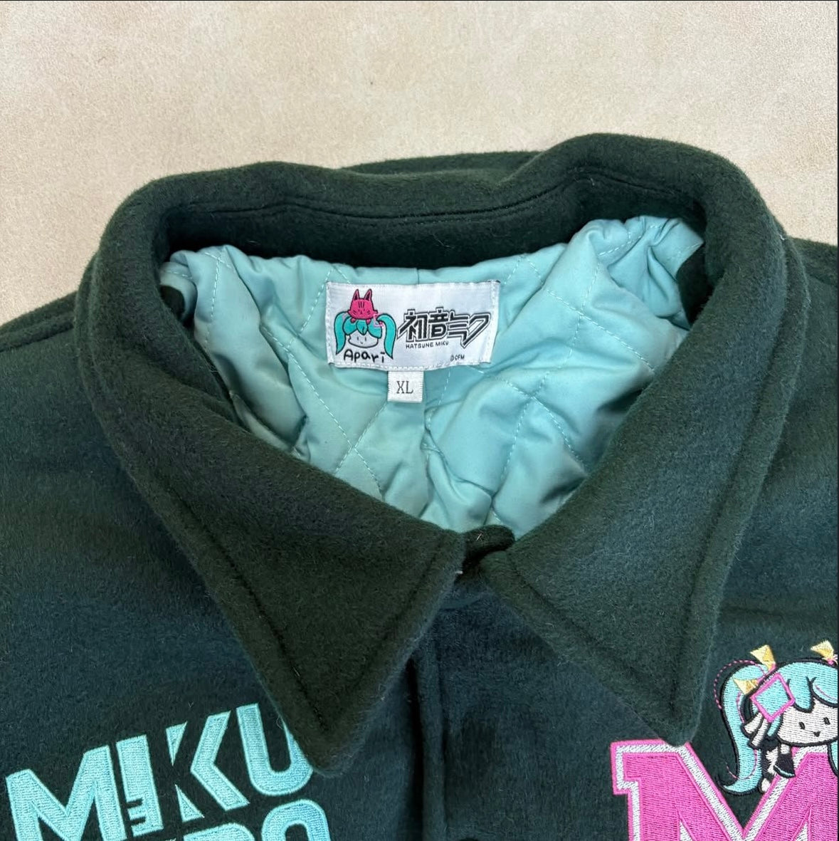 Officially licensed collaboration between
Apari and Crypton Future Media.