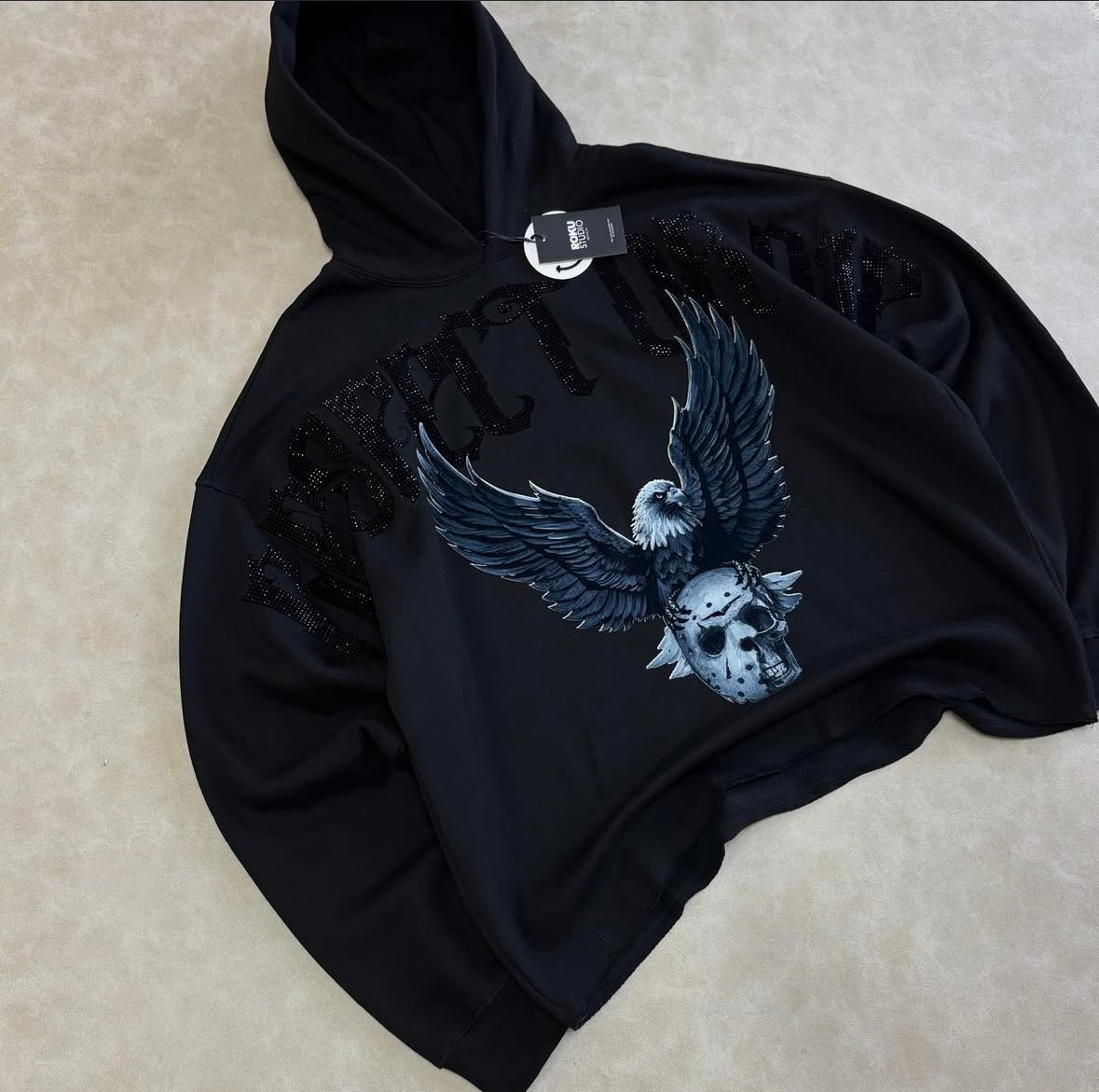 ROKU STUDIO Respect Or Die Cropped
Graphic Hoodie