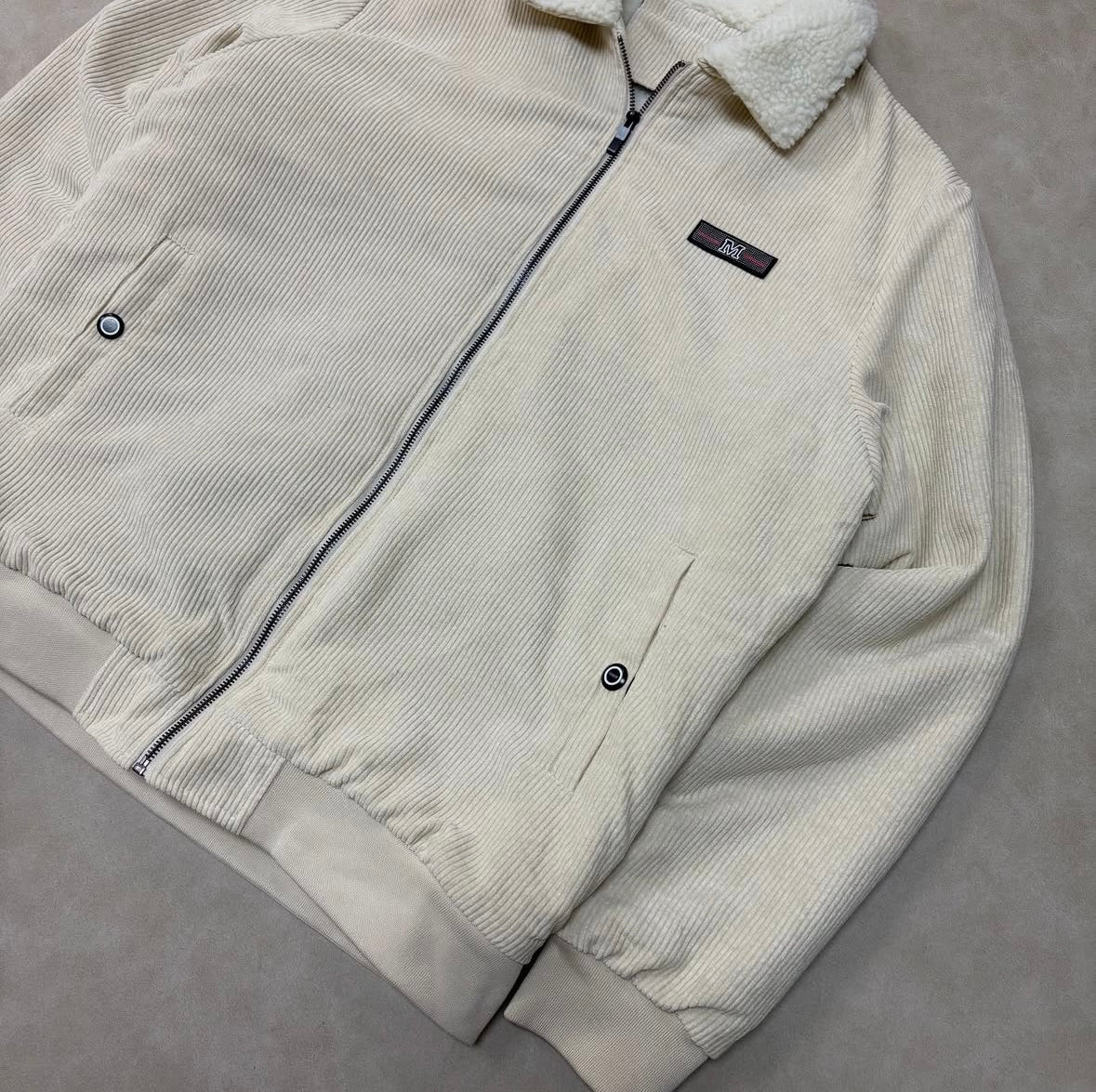 BM Corduroy Sherpa
Jeacket