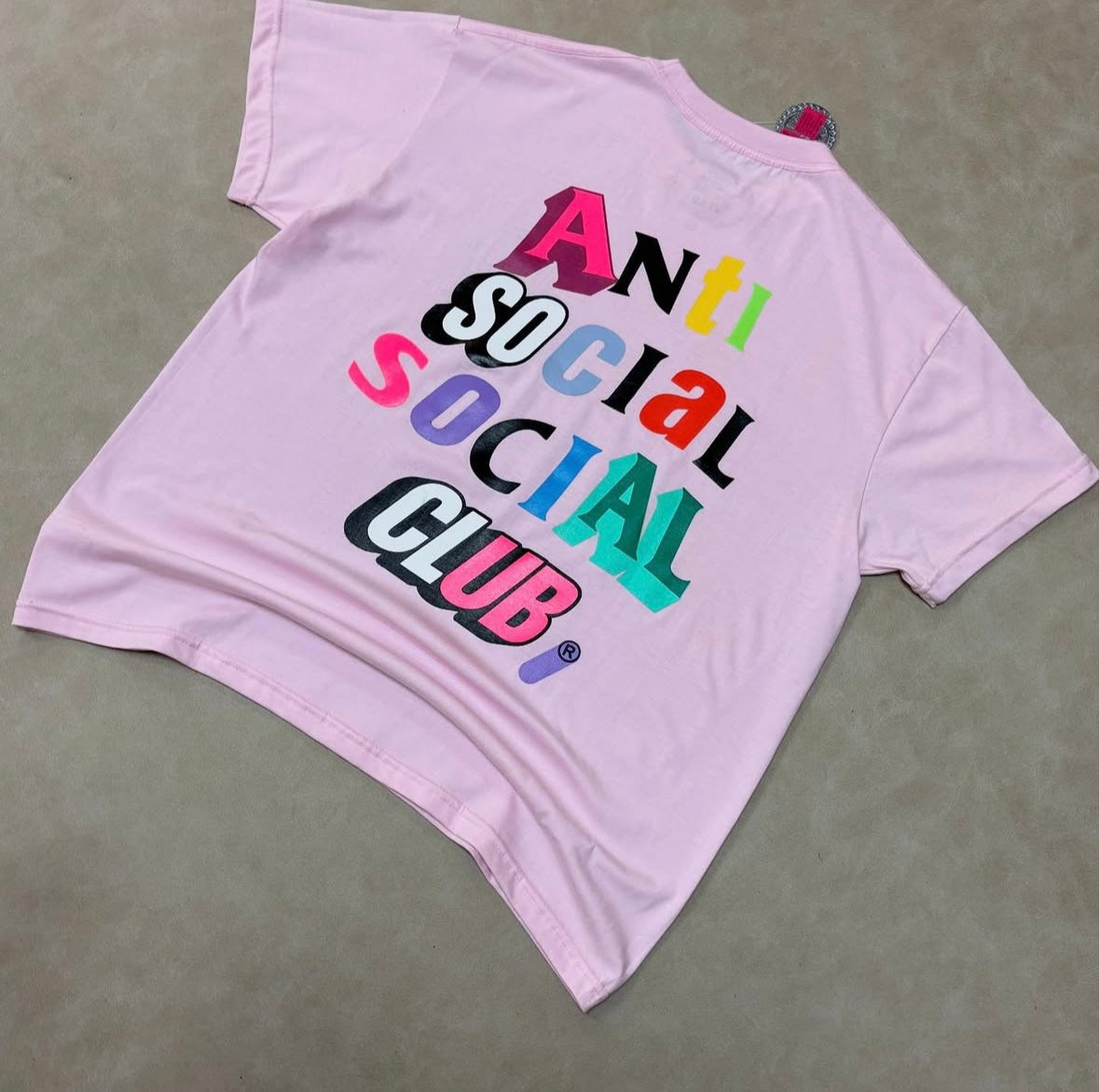 ANTI SOCIAL SOCIAL CLUB EI REAL YO
PINK T-Shirt