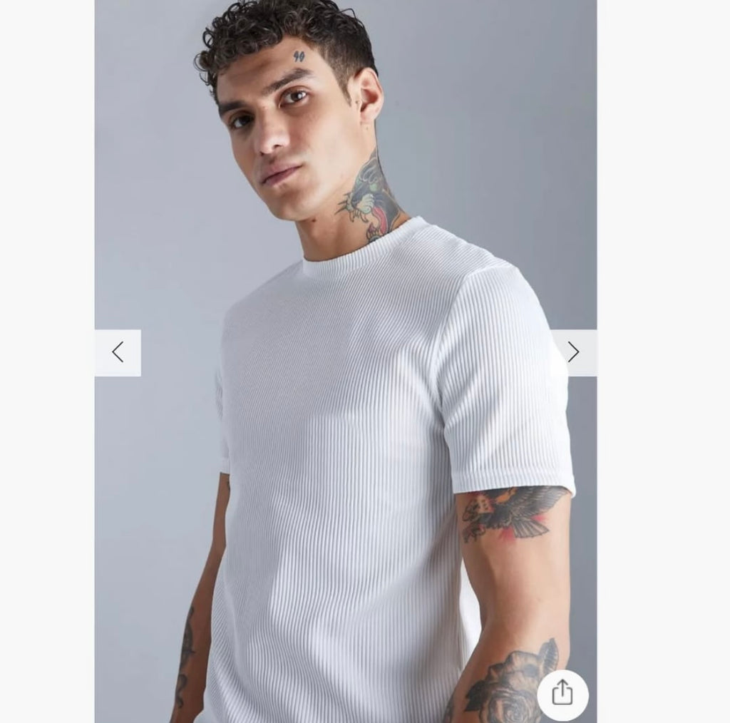 SLIM FIT PLEATED T-SHIRT WITH BACK
TAPE