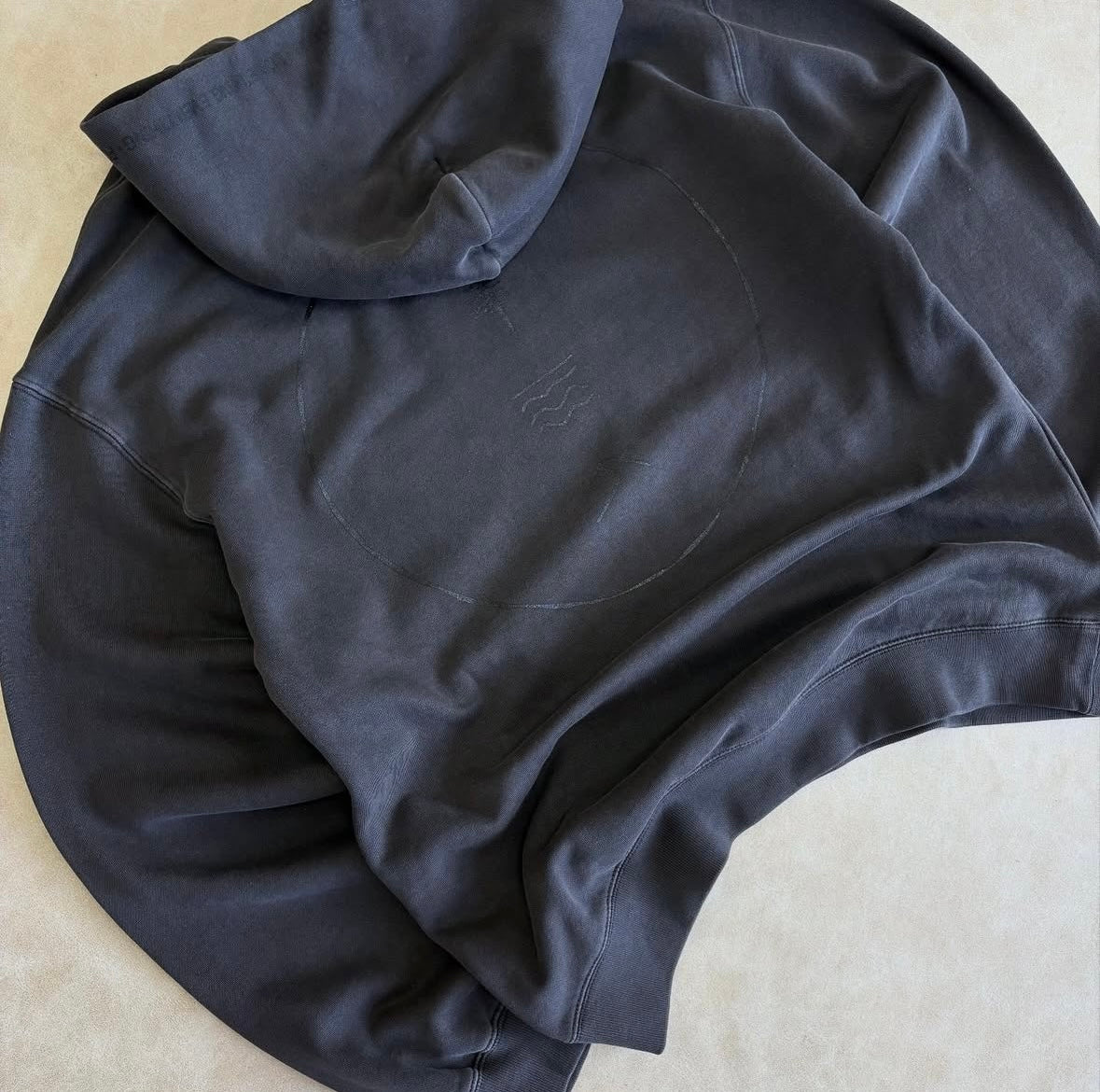 SULTÁN+SHEPARD CIRCLE IN TIME
HOODIE