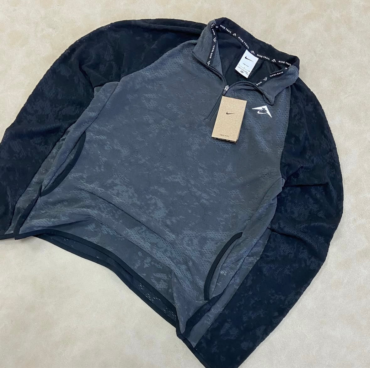 Nike TrailMen’s DriFit 1/2 Zip Running Top