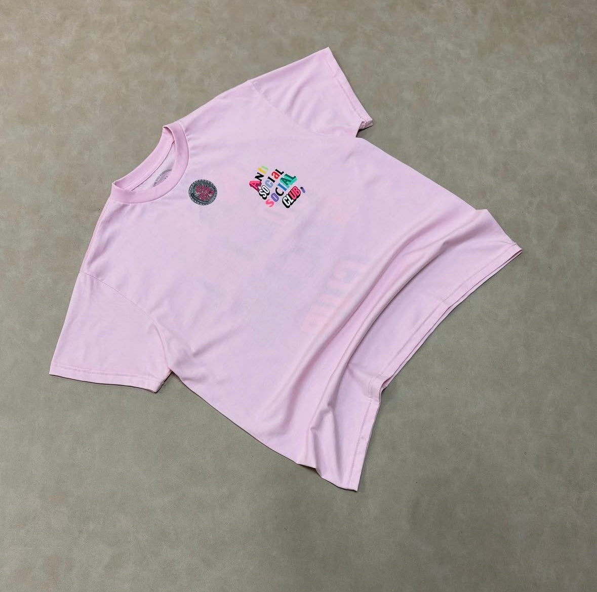 ANTI SOCIAL SOCIAL CLUB EI REAL YO
PINK T-Shirt