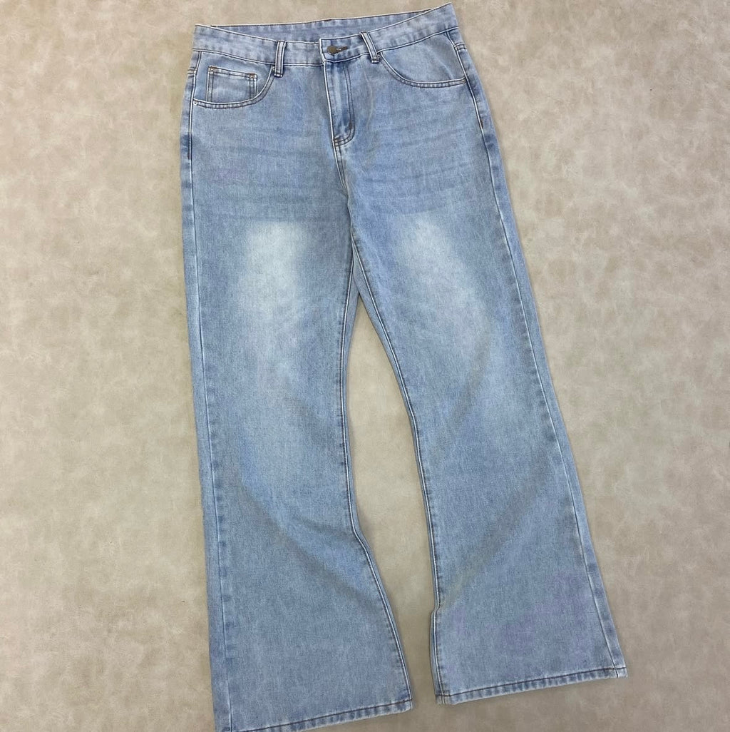Relaxed Flare Jeans