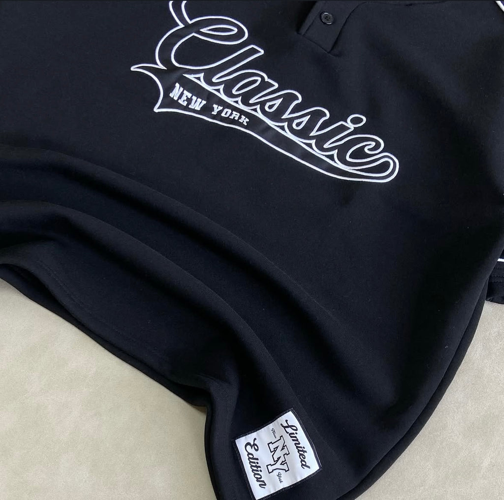 Classic New York Henley Short Sleeve -
Black