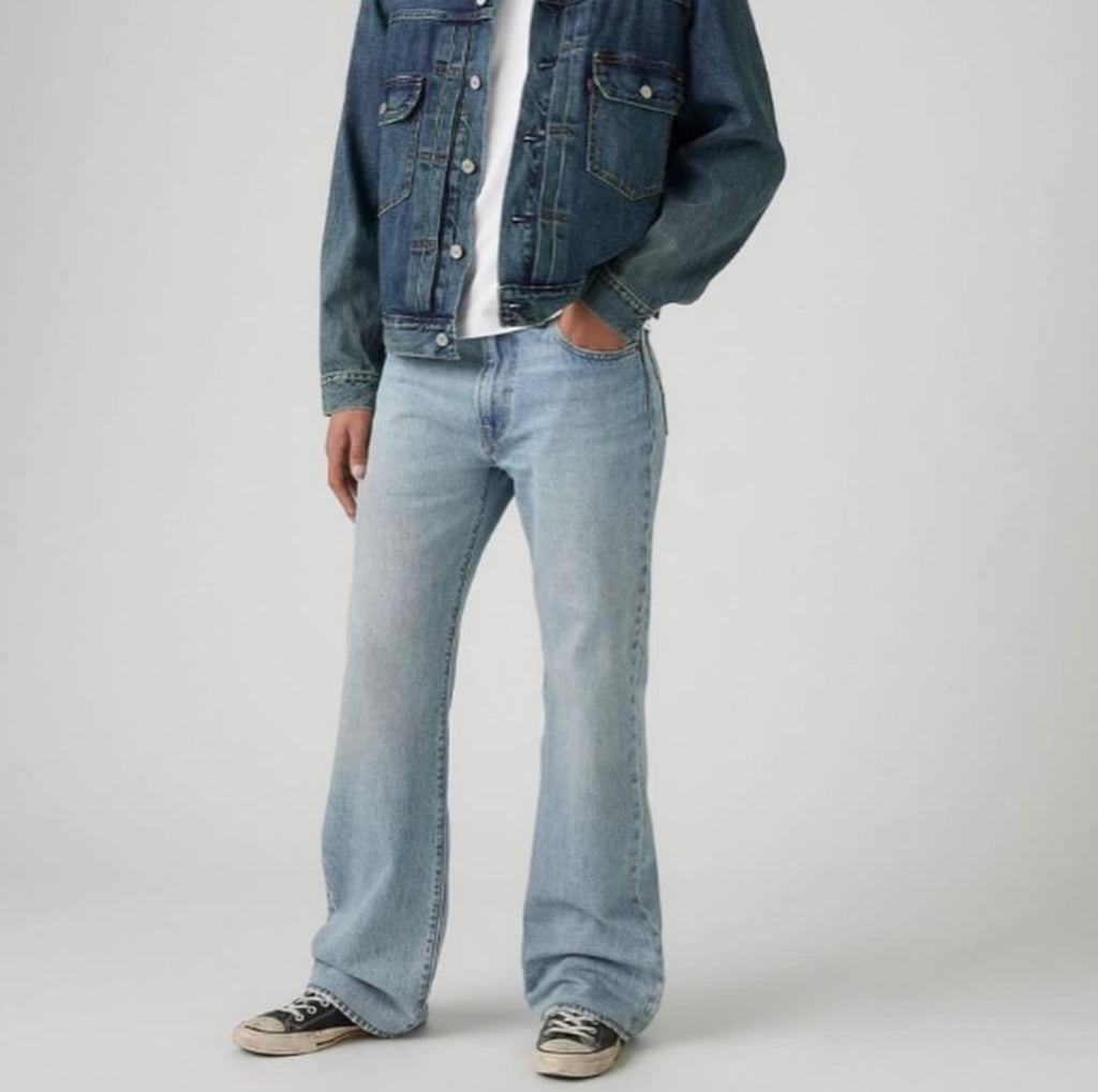 Relaxed Flare Jeans