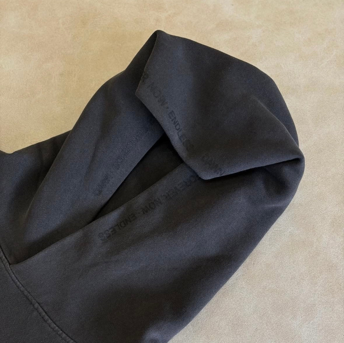 SULTÁN+SHEPARD CIRCLE IN TIME
HOODIE