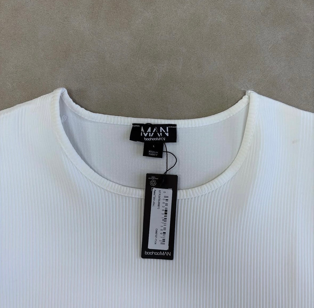 SLIM FIT PLEATED T-SHIRT WITH BACK
TAPE