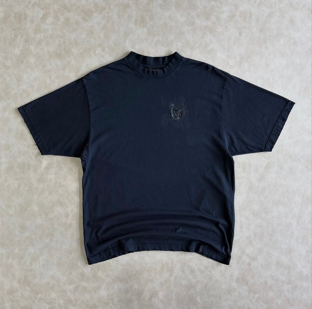 BALENCIAGA NAIL POLISH T-SHIRT
MEDIUM FIT IN FADED BLACK