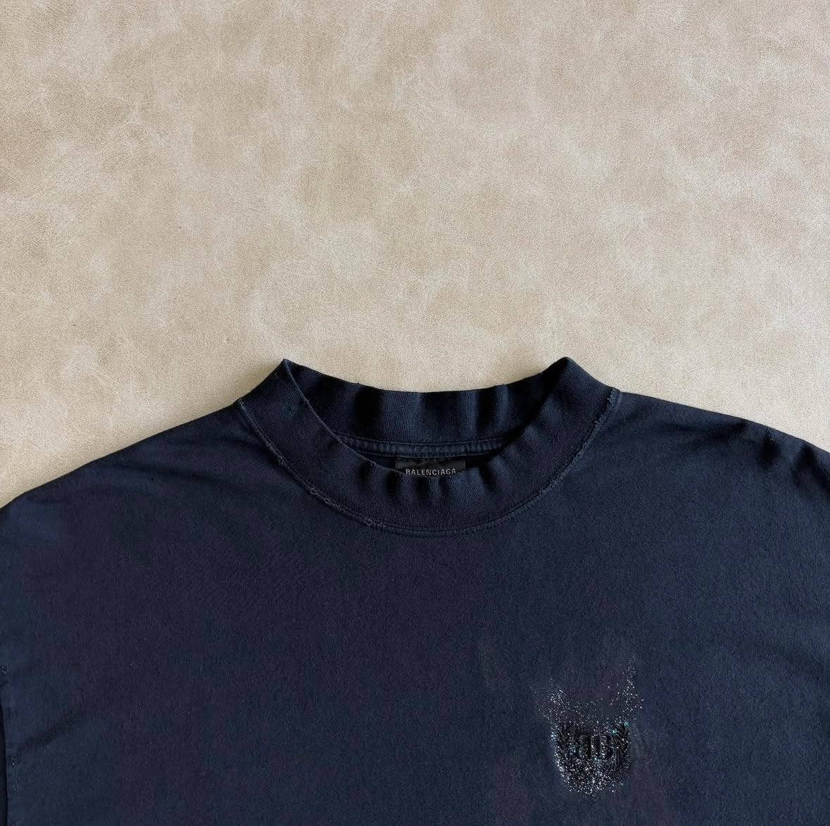 BALENCIAGA NAIL POLISH T-SHIRT
MEDIUM FIT IN FADED BLACK