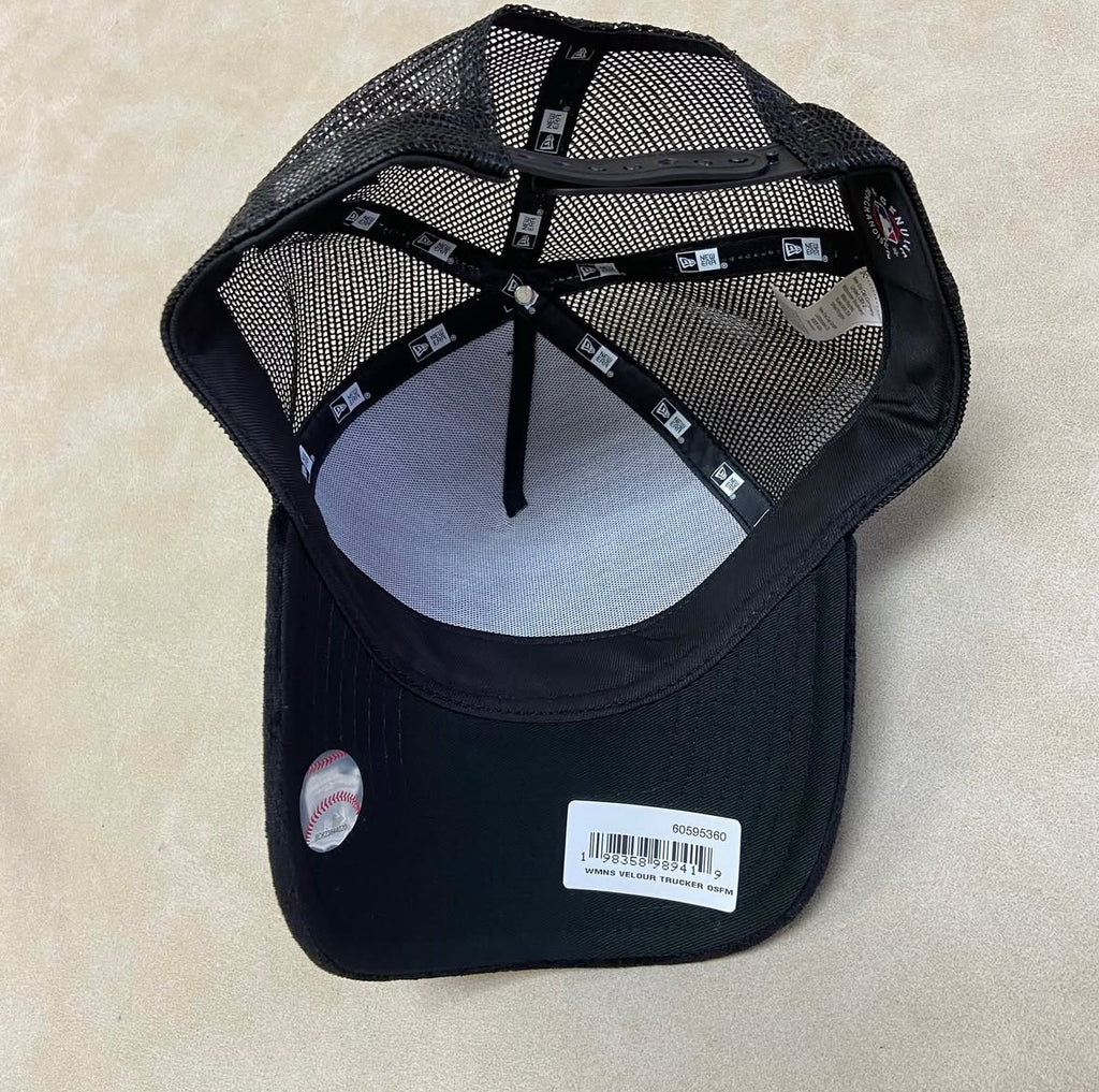 New Era Caps, New York Yankees Velour Trucker Cap
