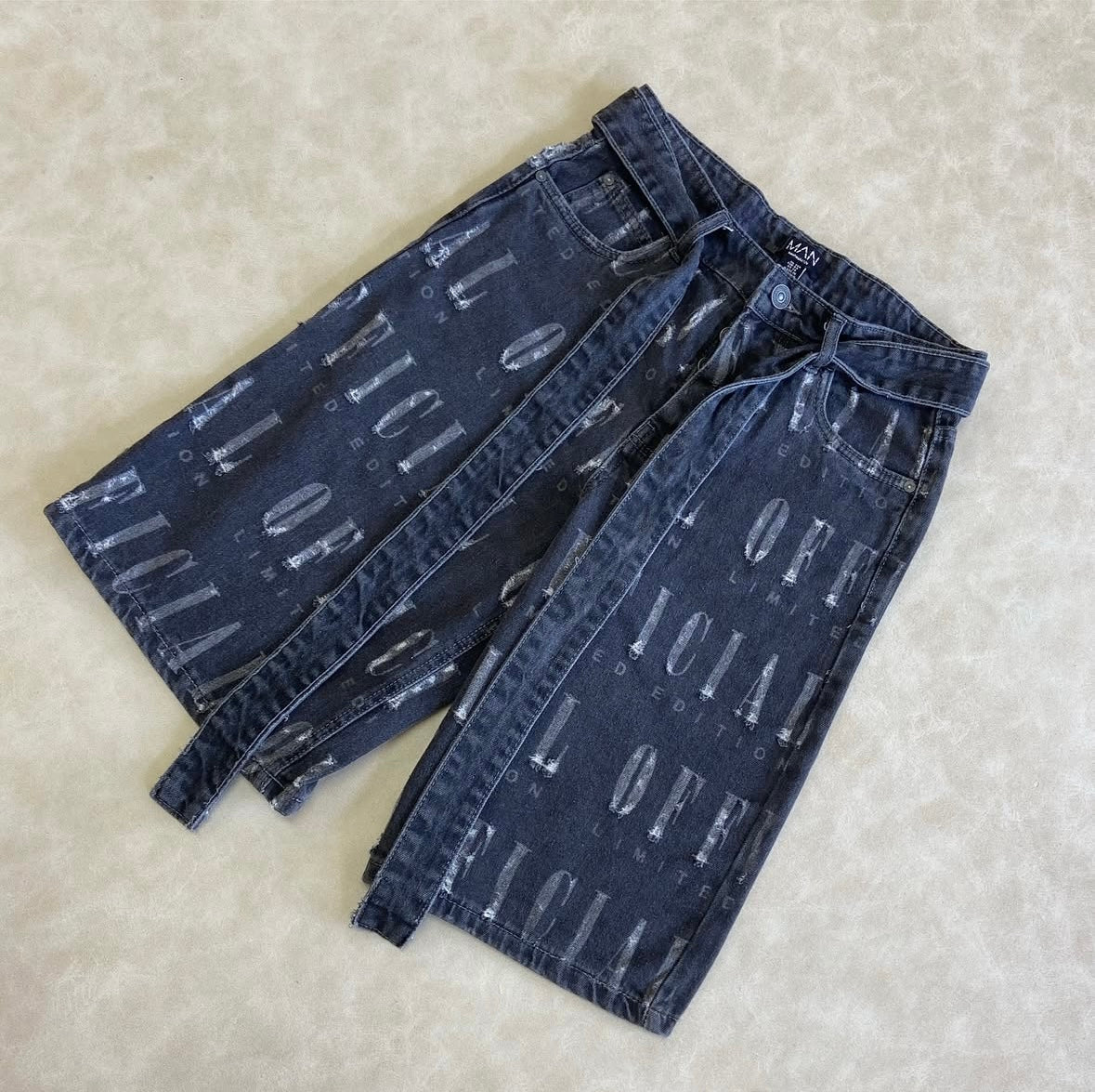 Oficial Regular Untreated Denim Shorts In Medium Grey