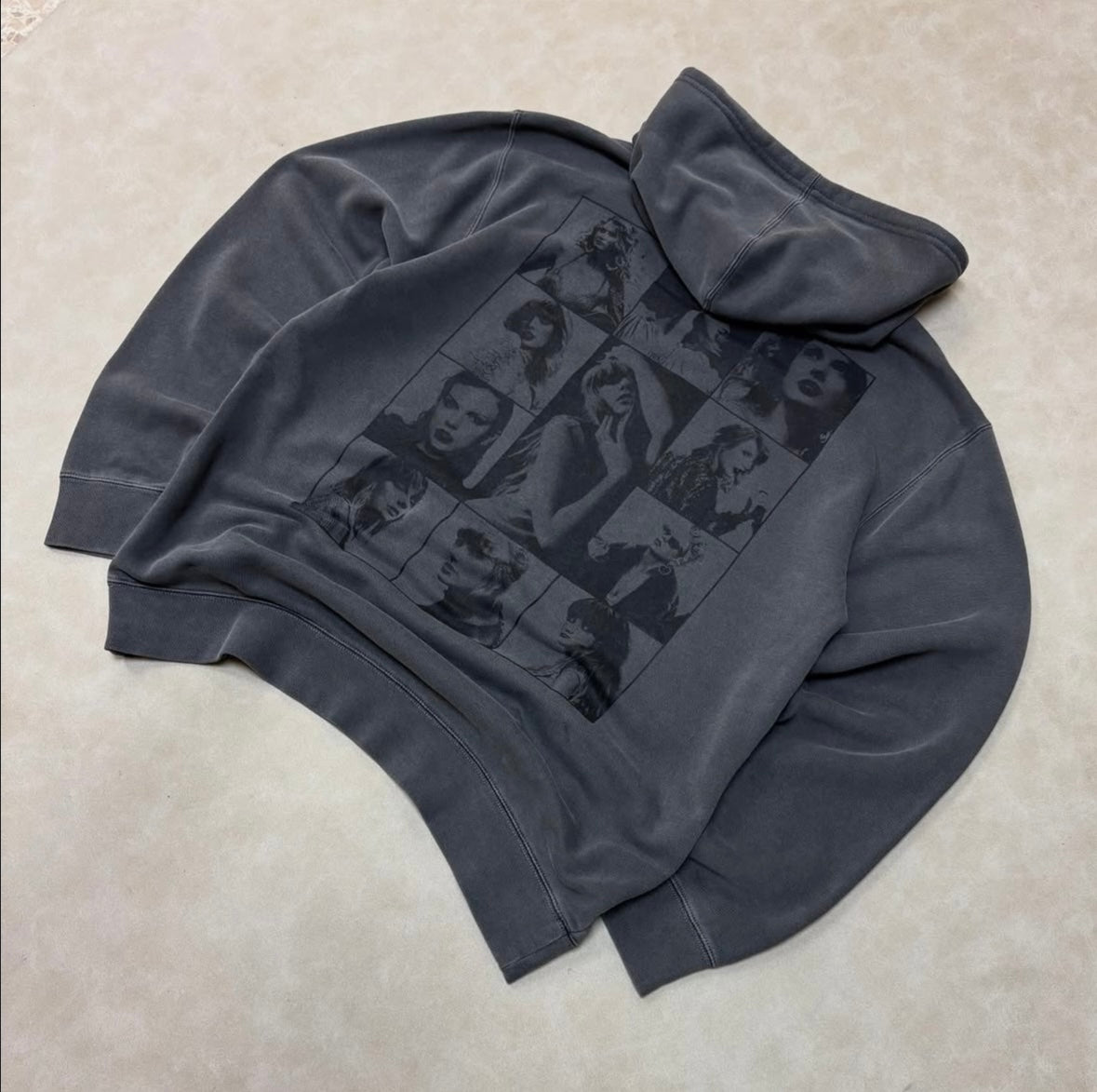 TAYLOR SWIFT THE ERAS TOUR
CHARCOAL HOODIE
