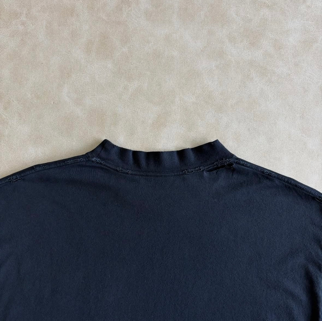 BALENCIAGA NAIL POLISH T-SHIRT
MEDIUM FIT IN FADED BLACK