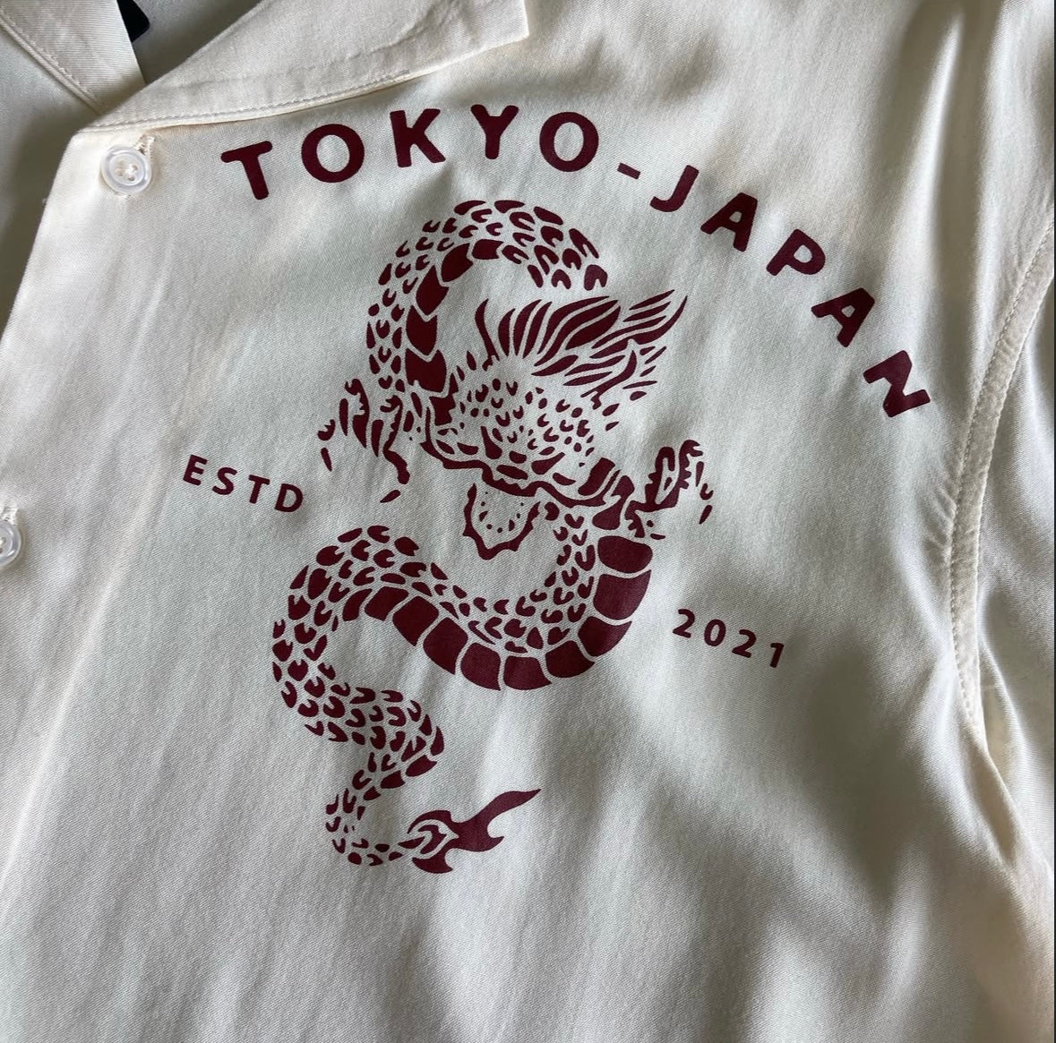 Camisa Tokyo-Japan Embroidered - Red/
White