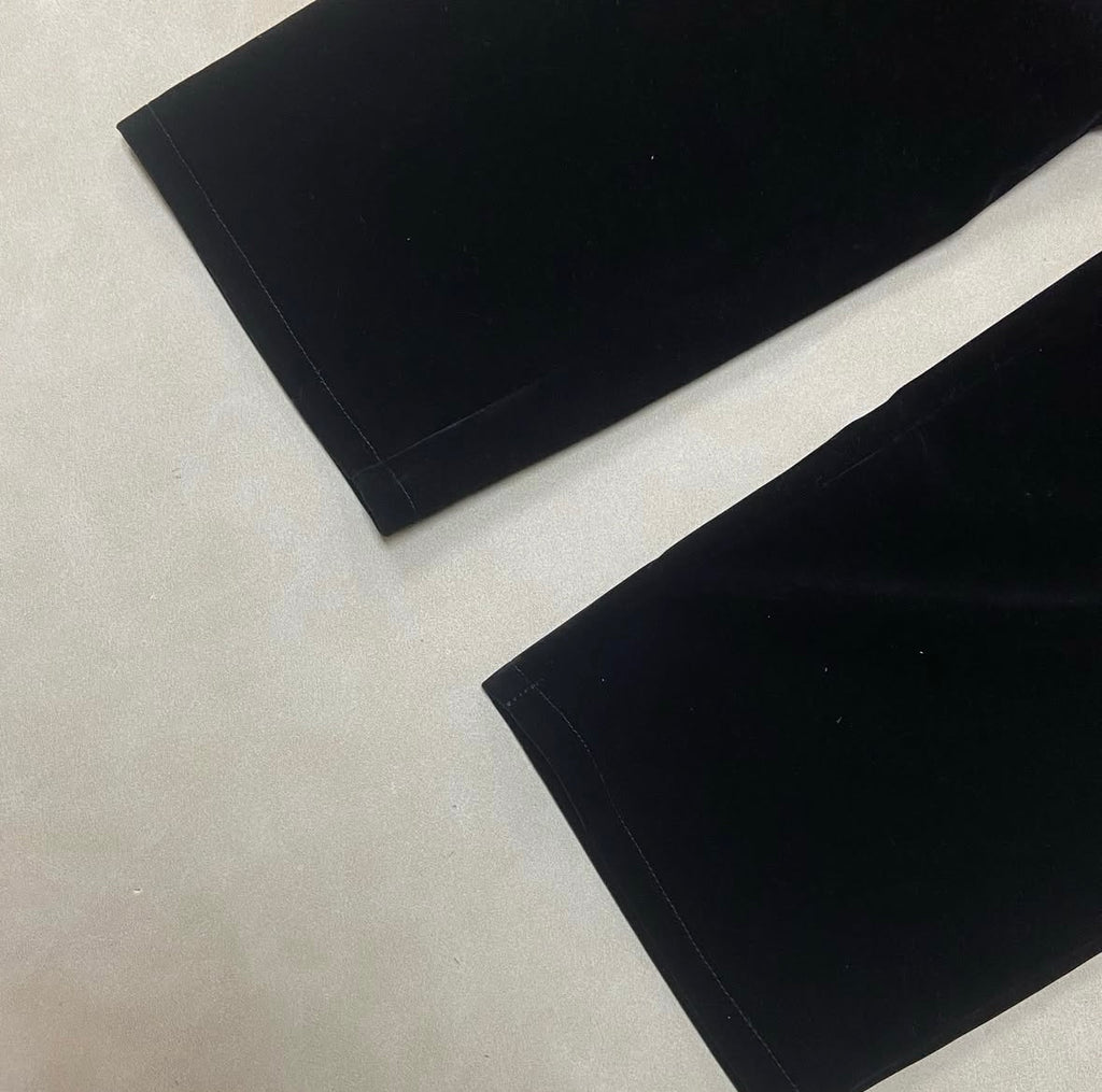 STRAIGHT VELVET TROUSERS WITH
FIXED WAIST