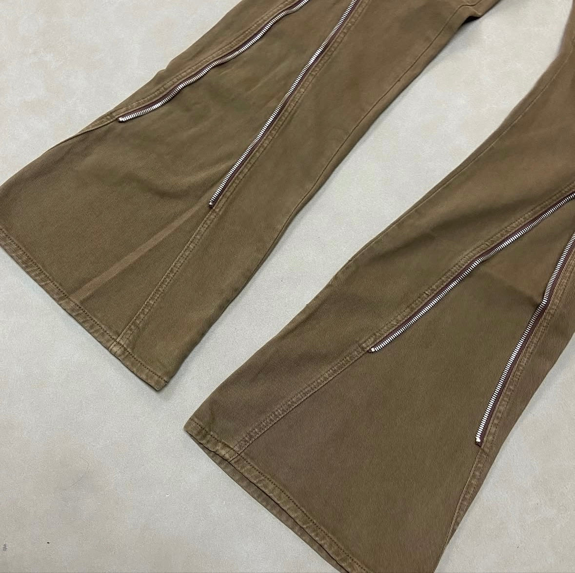 MNML D519 ZIPPER FLARE
DENIM