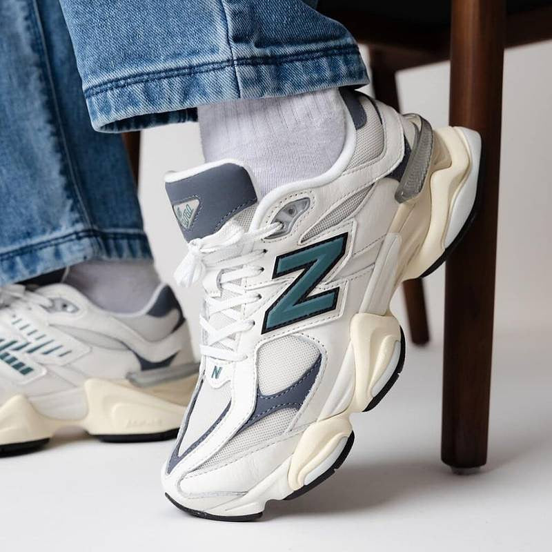 New Balance Grade School 9060 Sneakers