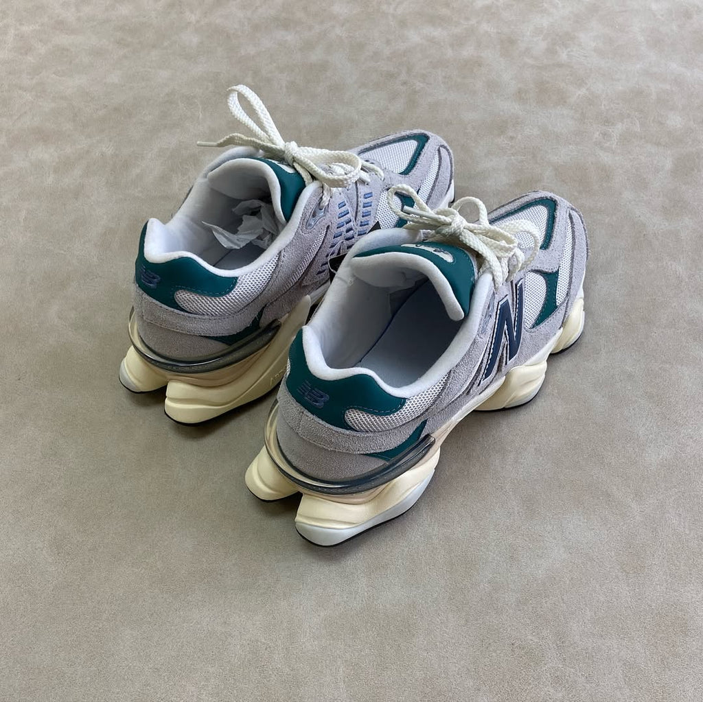 New Balance Grade School 9060 Sneakers