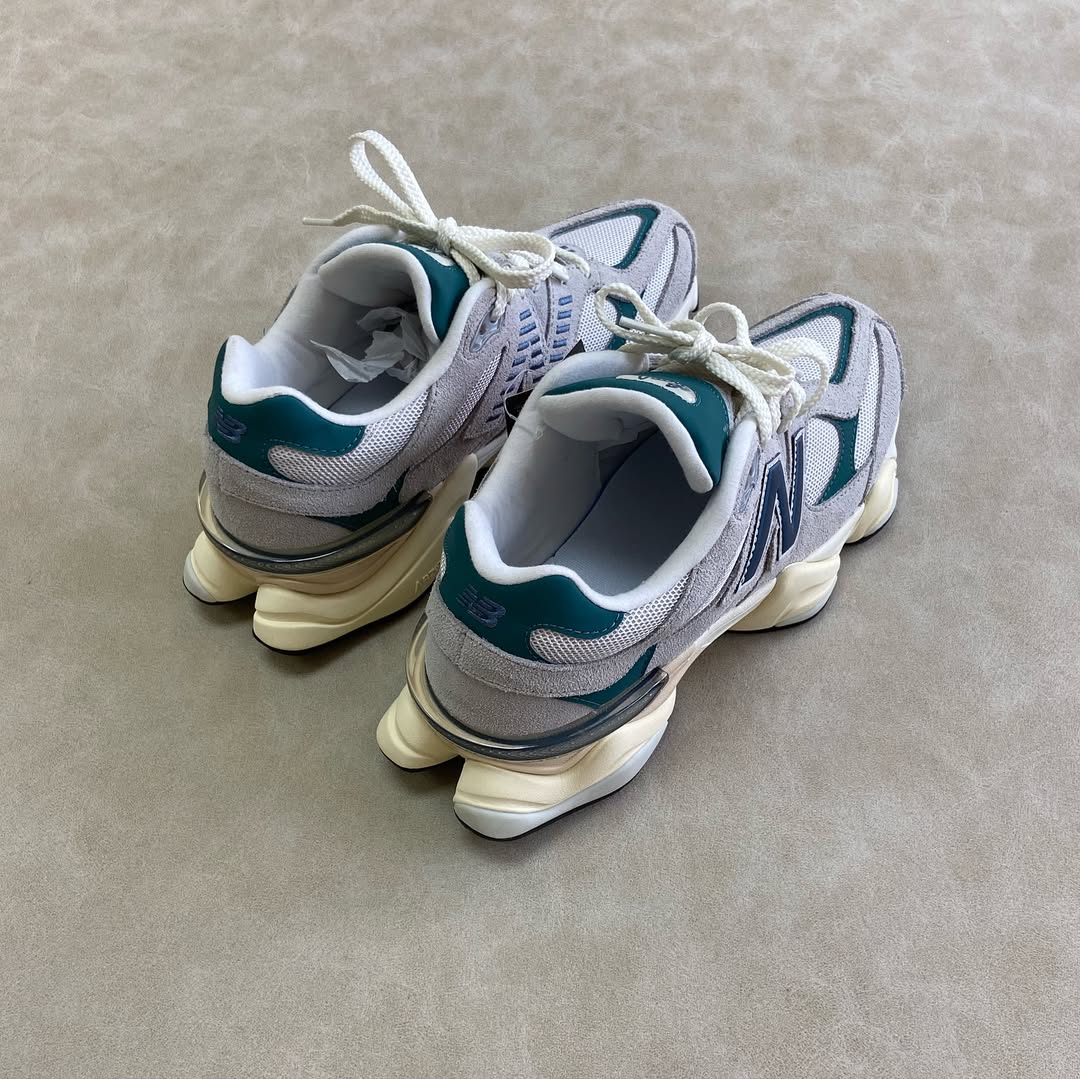 New Balance Grade School 9060 Sneakers