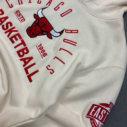 UltraGame Bulls Embroidered Oversized Hoodie