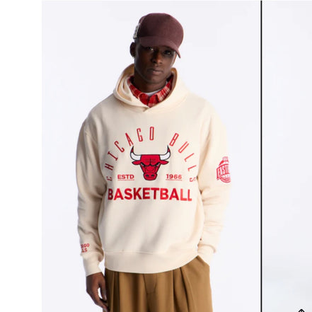 UltraGame Bulls Embroidered Oversized Hoodie