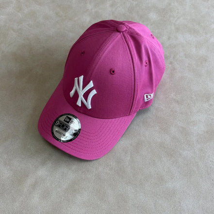 New York Yankees LEAGUE ESSENTIAL 9FORTY Cap