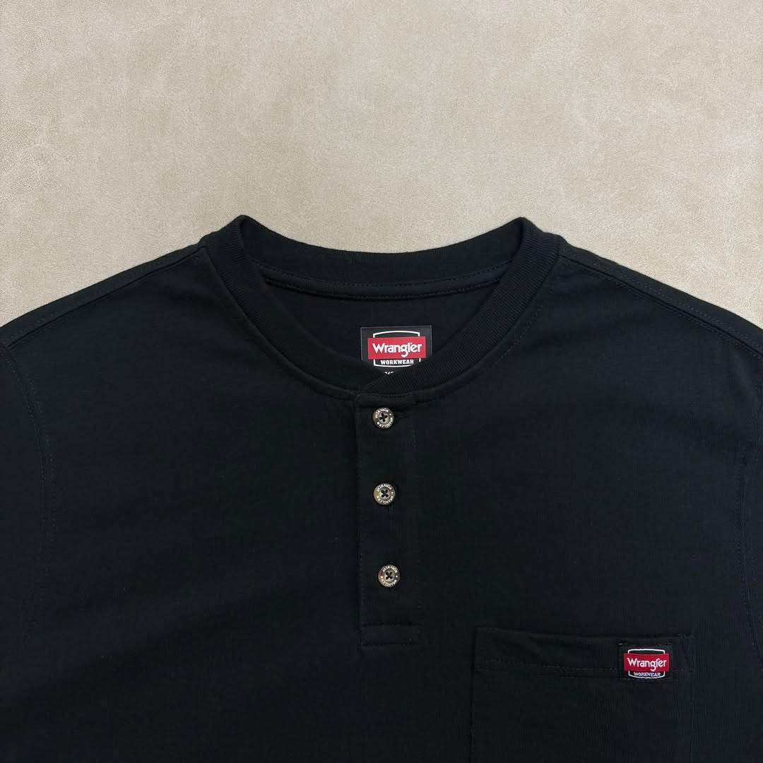 Wrangler Men’s Short Sleeve Work Pocket Henley Shirt Black