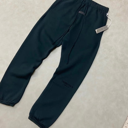 FEAR OF GOD ESSENTIALS SWEATPANTS (STRETCH LIMO)