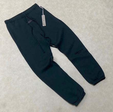 FEAR OF GOD ESSENTIALS SWEATPANTS (STRETCH LIMO)