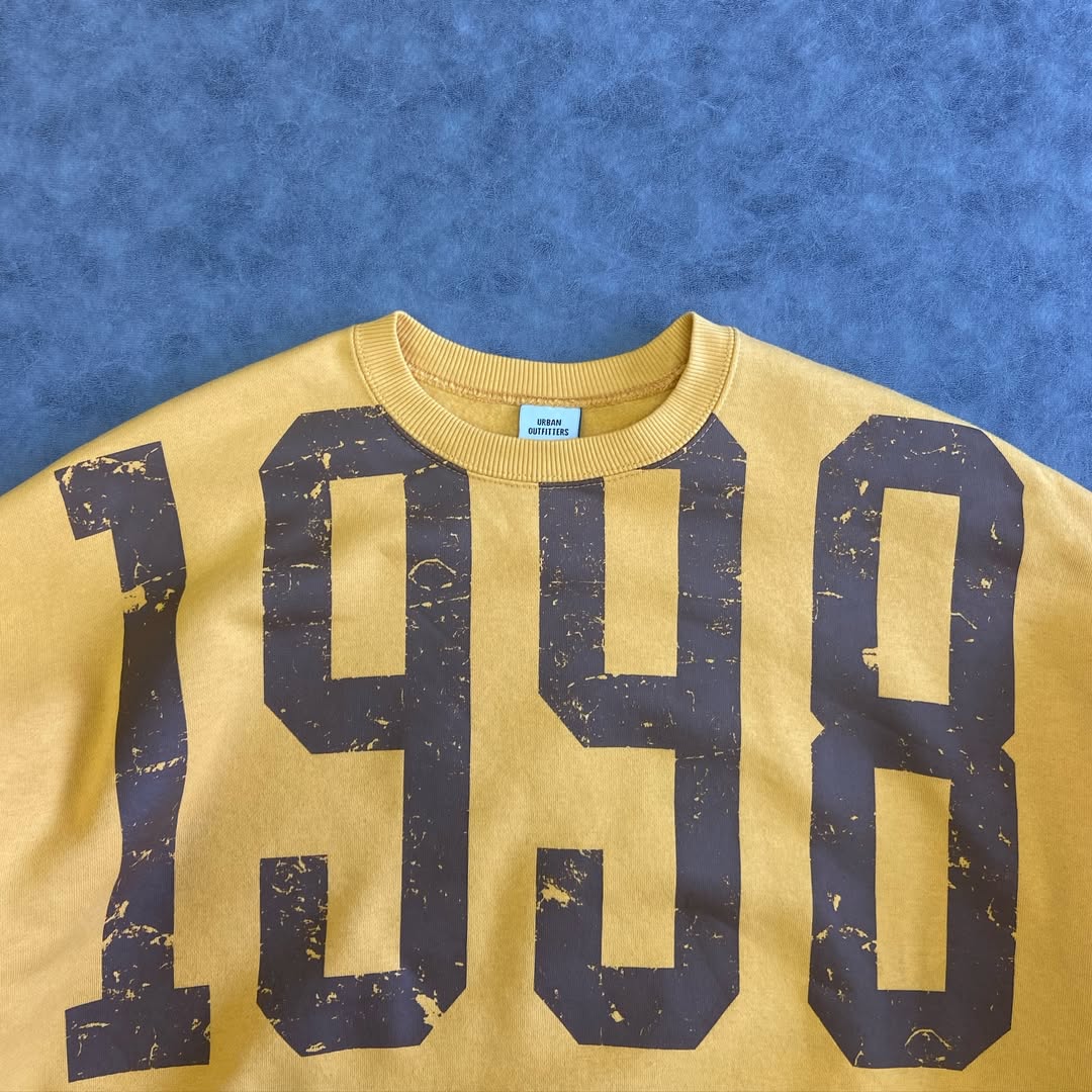 1998 Graphic Cropped Crew Neck Pullover