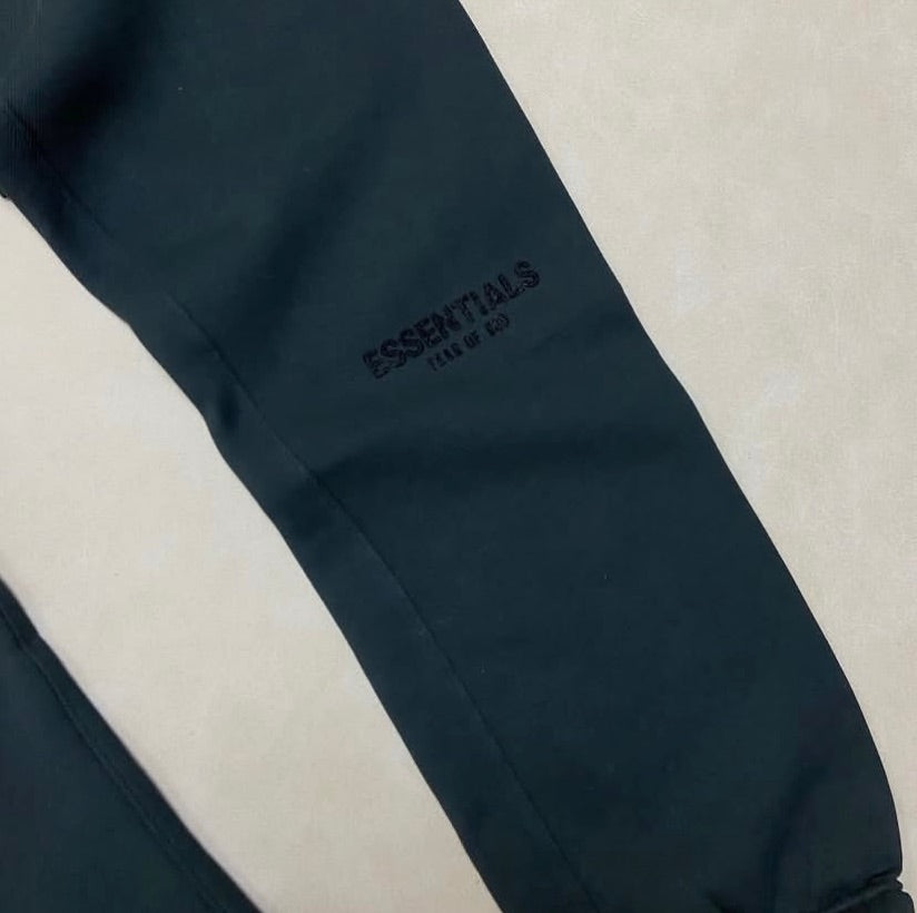 FEAR OF GOD ESSENTIALS SWEATPANTS (STRETCH LIMO)