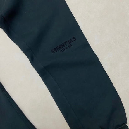 FEAR OF GOD ESSENTIALS SWEATPANTS (STRETCH LIMO)