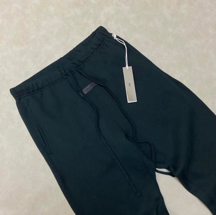 FEAR OF GOD ESSENTIALS SWEATPANTS (STRETCH LIMO)