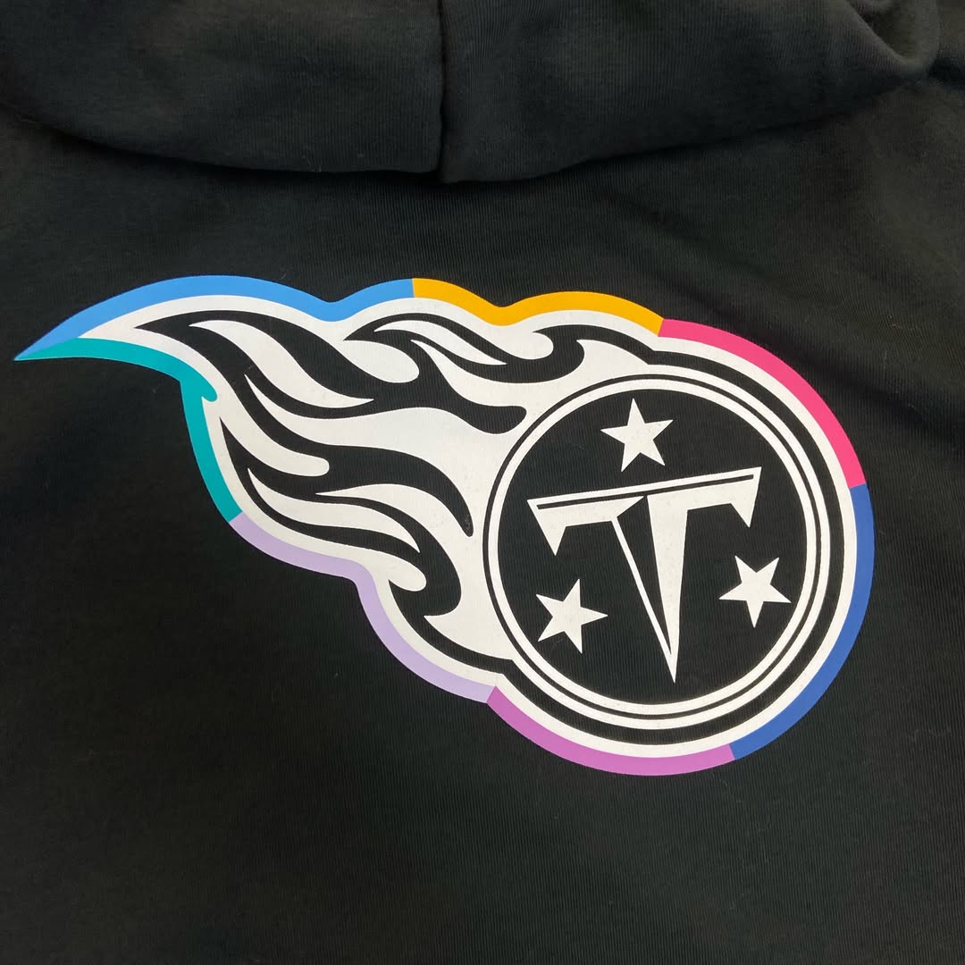 Nike Tennessee Titans 2025 NFL Crucial Catch Sideline Standard Issue Dri-FIT